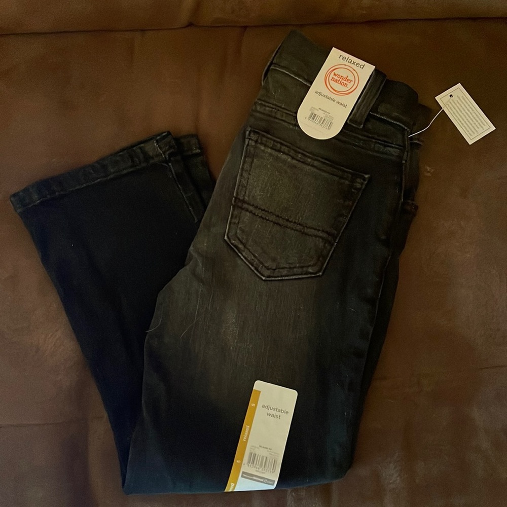 Wonder Nation relaxed fit jeans. Dark wash. Super stretchy. Adjustable waist.